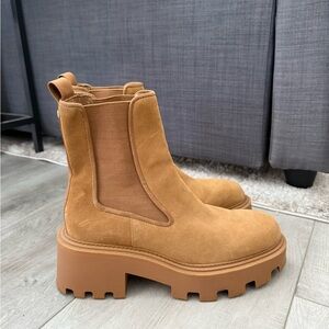 ZARA Tan Suede Boots